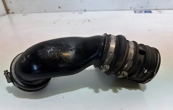 Mercedes-Benz E W211 Intercooler hose/pipe A2710902037
