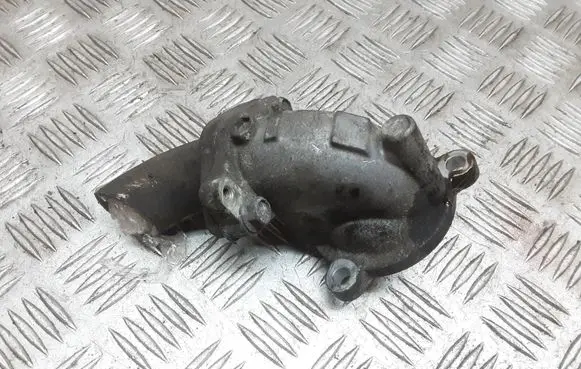 Nissan X-Trail T30 Thermostat housing 