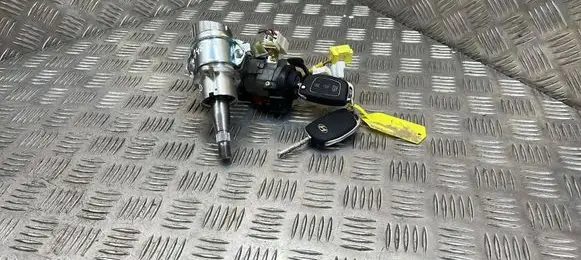 Hyundai i40 Ignition lock 39D