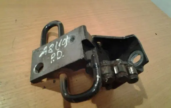 Audi A8 S8 D3 4E Front door lower hinge 4E0831412A