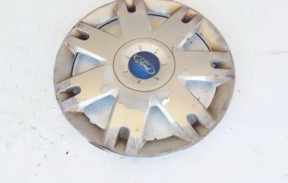 Ford Fiesta R15 wheel hub/cap/trim DT3141011
