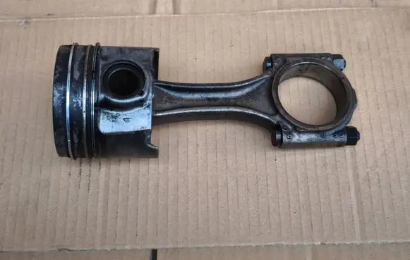 Ford Mondeo MK V Piston with connecting rod 9812818680
