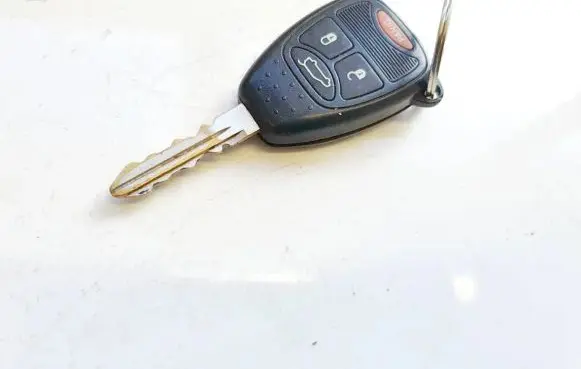 Chrysler Pacifica Ignition key/card 267f5wy72xx 04727362aa