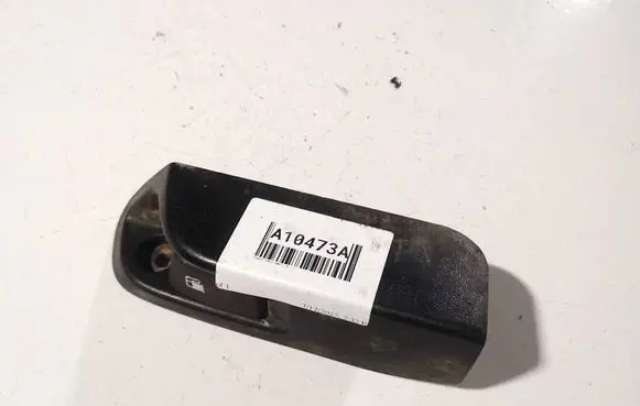 Toyota Yaris Fuel tank opening switch 