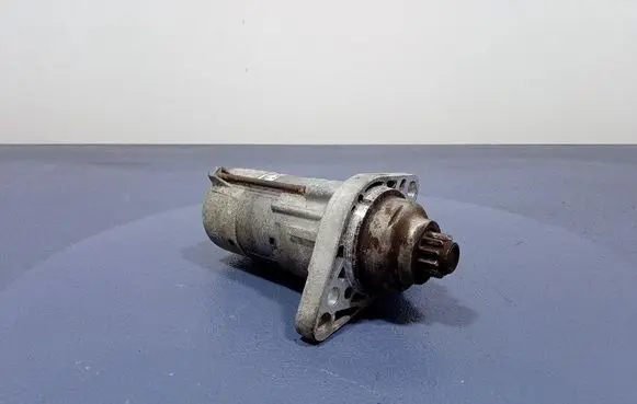 Volkswagen Golf V Starter motor 02Z911023H