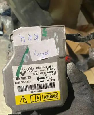 Renault Kangoo II Airbag control unit/module 8201025625 86W0B10A4E 2840211502