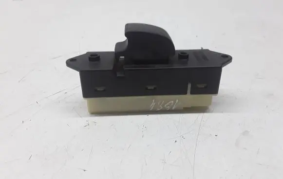 Mitsubishi Grandis Electric window control switch 514933
