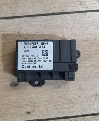 Mercedes-Benz E W212 Fuel injection pump control unit/module A2124400314 5WK11555CBF A2215402162