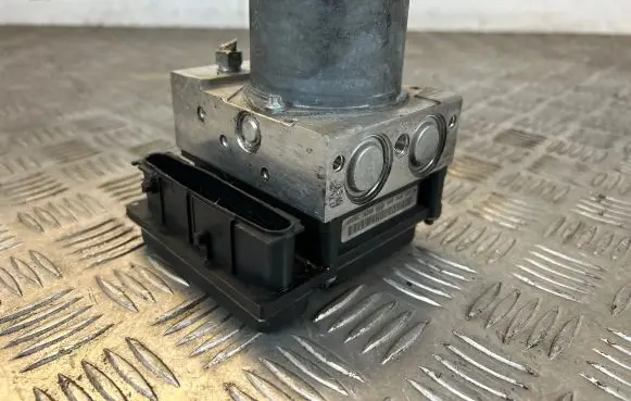 Mercedes-Benz B W245 ABS Pump A0064316312 0265230373