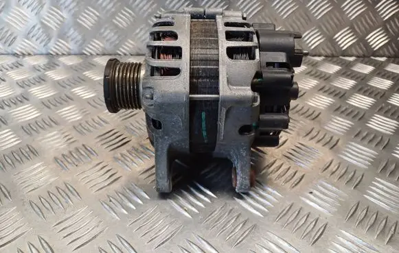 Renault Captur Generator/alternator 231006677R 2714143A 2116054184