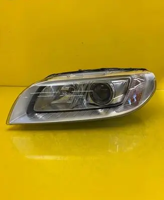 Volvo XC70 Headlight/headlamp 31420013