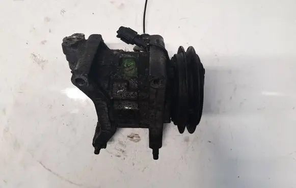 Nissan X-Trail T30 Air conditioning (A/C) compressor (pump) 