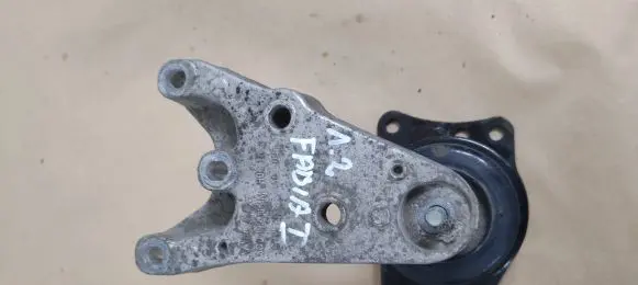 Skoda Fabia Mk1 (6Y) Engine mount bracket 6Q0199185
