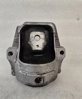 Porsche Macan (95B) Engine mount bracket 784234142952