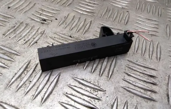 Renault Megane II Aerial antenna amplifier 8200082278 S118541001