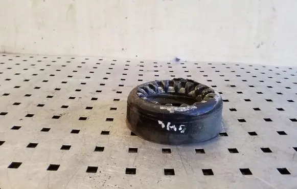Volvo V40 Cross country Rear coil spring rubber mount 