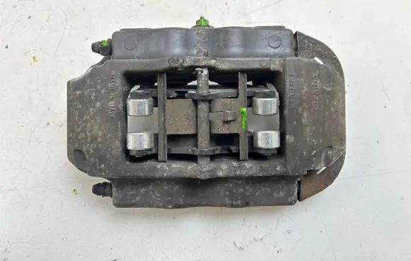 Audi Q7 4L Rear brake caliper 207673042
