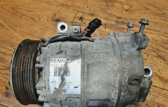 Opel Vivaro Air conditioning (A/C) compressor (pump)