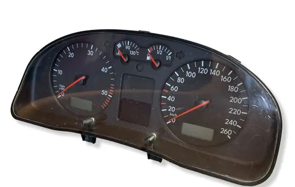 Volkswagen PASSAT B5.5 Speedometer (instrument cluster) 3B0920822A