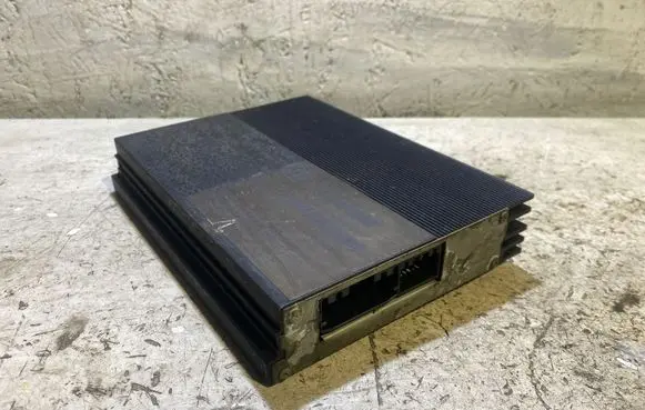 Dodge Challenger HiFi Audio sound control unit 68303975AC 38J03075AC AA1487E5325