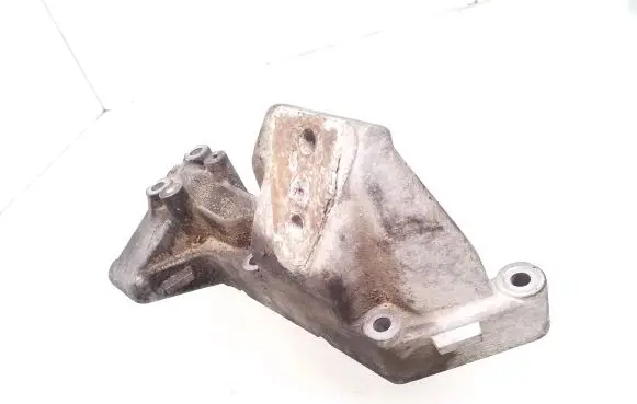 Iveco Daily 4th gen Engine mounting bracket F1043A3