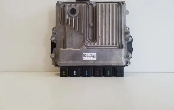 Land Rover Evoque II Engine control unit/module M8A212B684VAC 0281039117