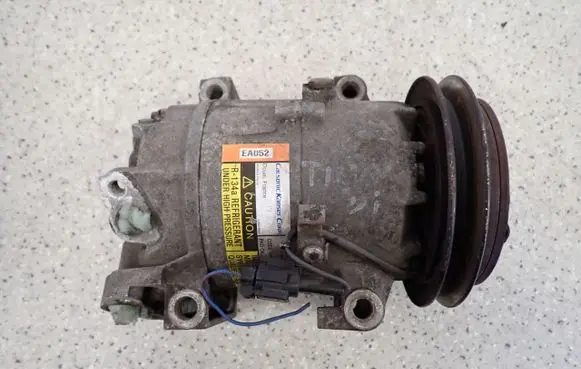 Nissan Almera Tino Air conditioning (A/C) compressor (pump) 