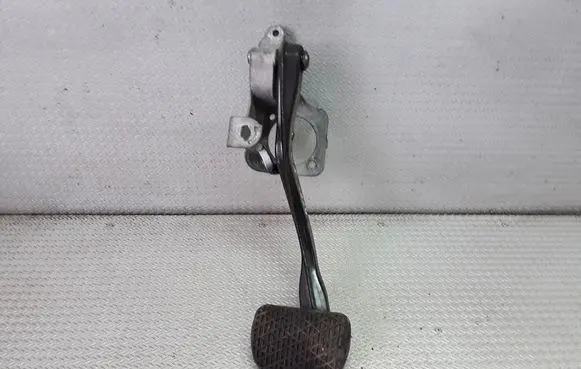 Mercedes-Benz E W211 Brake pedal A2112900719