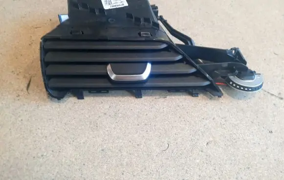 BMW 7 G11 G12 Dashboard side air vent grill/cover trim 9299500