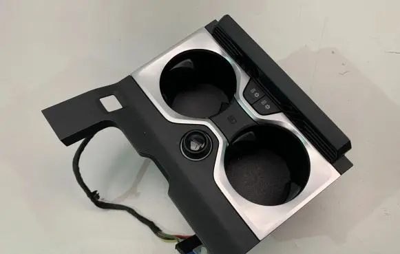 BMW X7 G07 Cup holder front 6827173