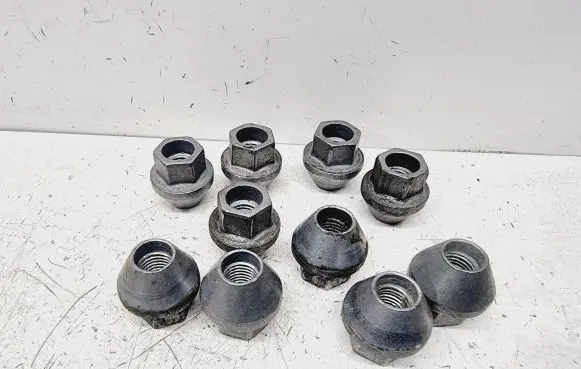 Volvo V40 Cross country Nuts/bolts 31329645 30683951 30723579