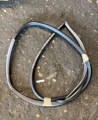 Front door rubber seal