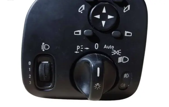 Mercedes-Benz C W203 Light switch A2035451204
