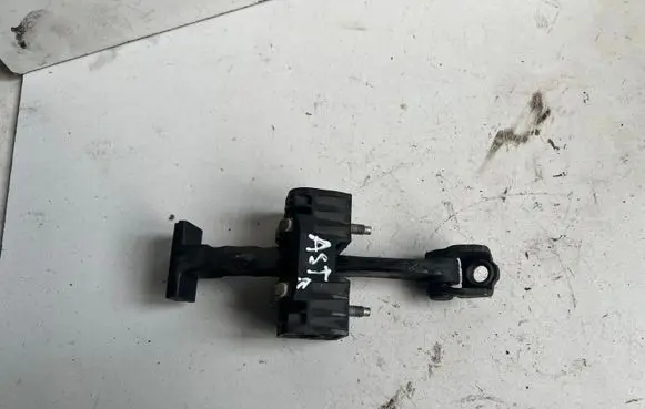 Opel Astra H Rear door check strap stopper 13107851