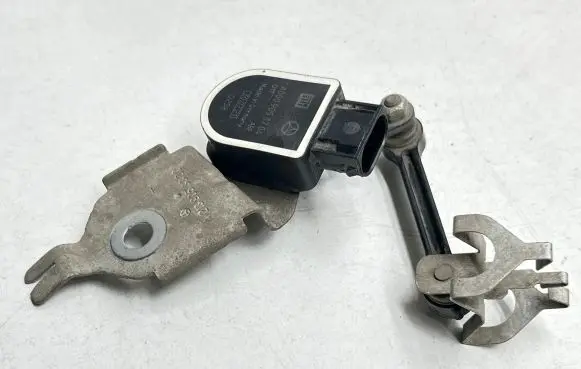 Mercedes-Benz EQC Headlight/headlamp level sensor A0009053704 300721 0258
