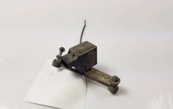 Headlight/headlamp level sensor