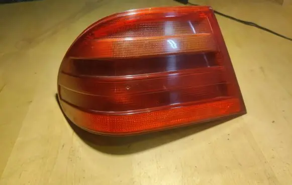 Mercedes-Benz E W210 Rear/tail lights 197041L