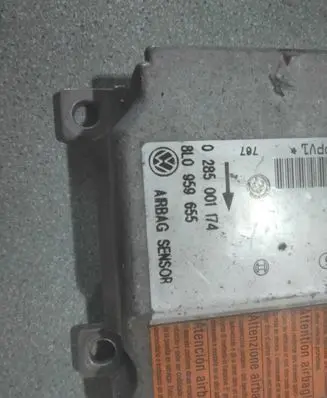 Volkswagen PASSAT B5.5 Airbag control unit/module 8L0959655 0285001174