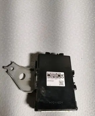 Toyota Avensis T270 Power management control unit 8969005120