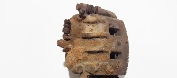 Subaru Impreza I Front brake caliper