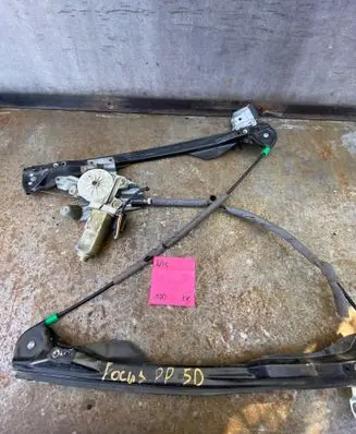Ford Focus Front door window regulator with motor D2R5A 23200 XS4123200