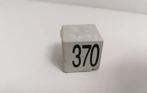 Audi A6 S6 C6 4F Other relay 8D0951253