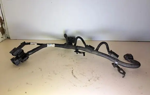 Hyundai ix 55 Fuel injector wires 338303A000