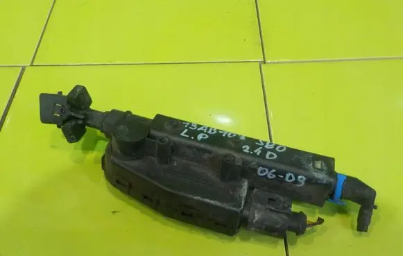 Volvo S80 Headlight washer pump 30655066