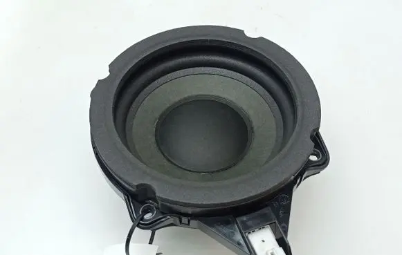 Hyundai i40 Subwoofer speaker 963803Z200 8946007901A 09811J0802