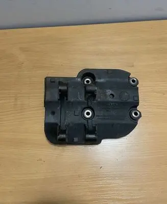 Iveco Daily 35 - 40.10 A/C compressor mount bracket 0440526