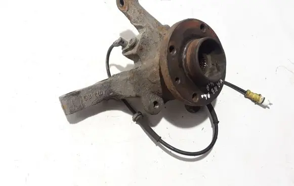 Renault Kangoo I Front wheel hub 8200150222