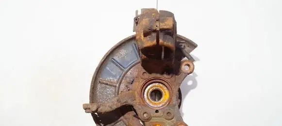 Volkswagen Golf V Front wheel hub