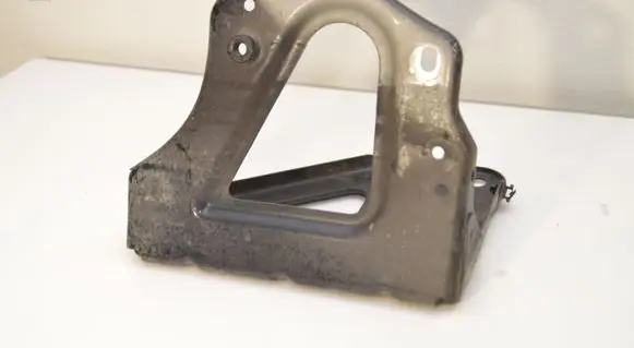 Audi A6 S6 C6 4F Fender mounting bracket 4F0821136A