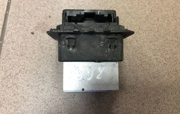 Peugeot 308 Heater blower motor/fan resistor T1000035N